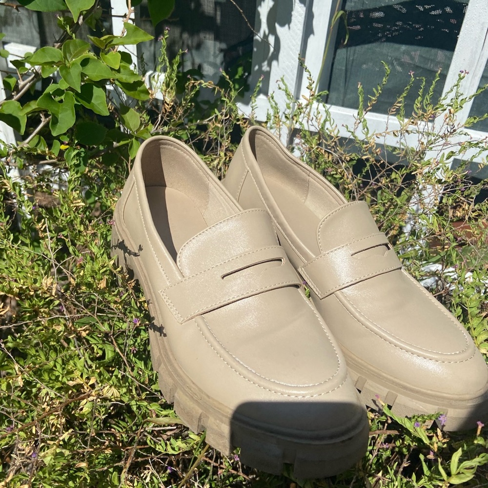 CREAM TAN PLATFORMED LOAFERS - Picture 4 of 12